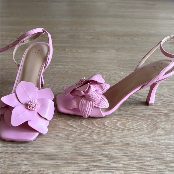 a new day Pink Sandals with Floral Embellishment - Picture 2 of 4